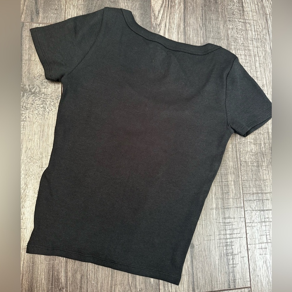 Hollister | Ribbed Tee - Picture 2 of 4
